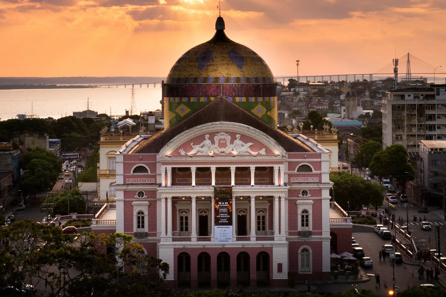 Vista de Manaus & Lodges de Selva